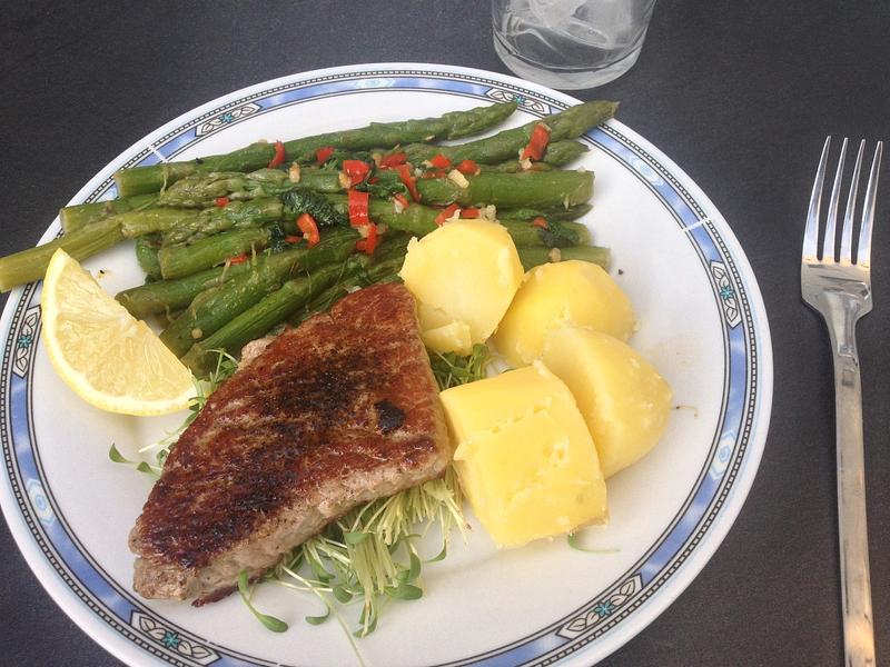 Dunne steak met asperges