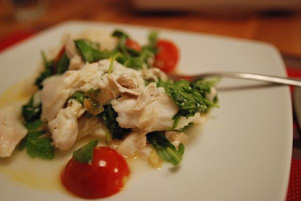 Kabeljauw met tomaat en rucola