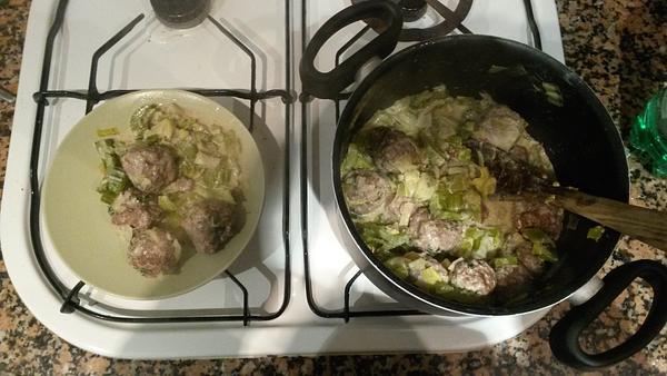 Balletjes met seldersaus