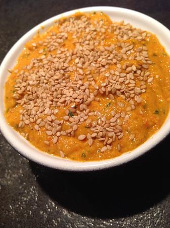 Hummus met gegrilde paprika